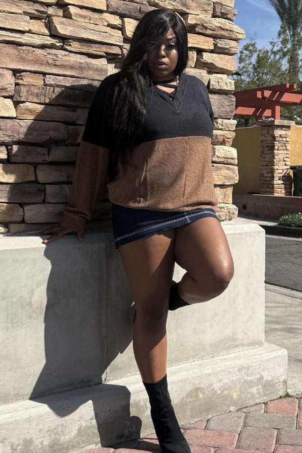 Color Block T-Shirt with V-Neck